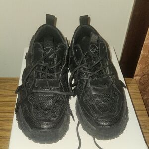 Acquitted Men’s Triple Black Sneakers - Size 8.5